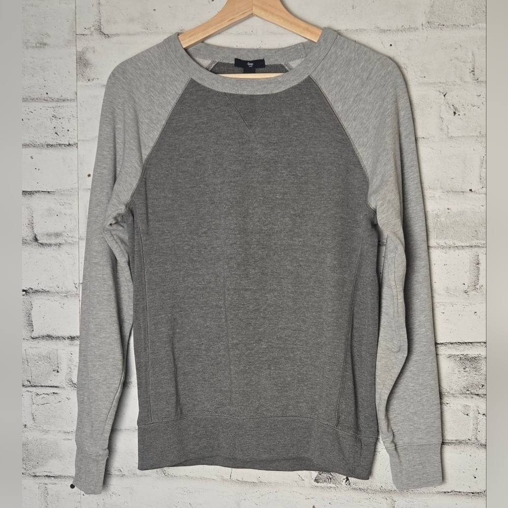 GAP Heathered Gray Crewneck Sweatshirt Womens Small Casual Pullover